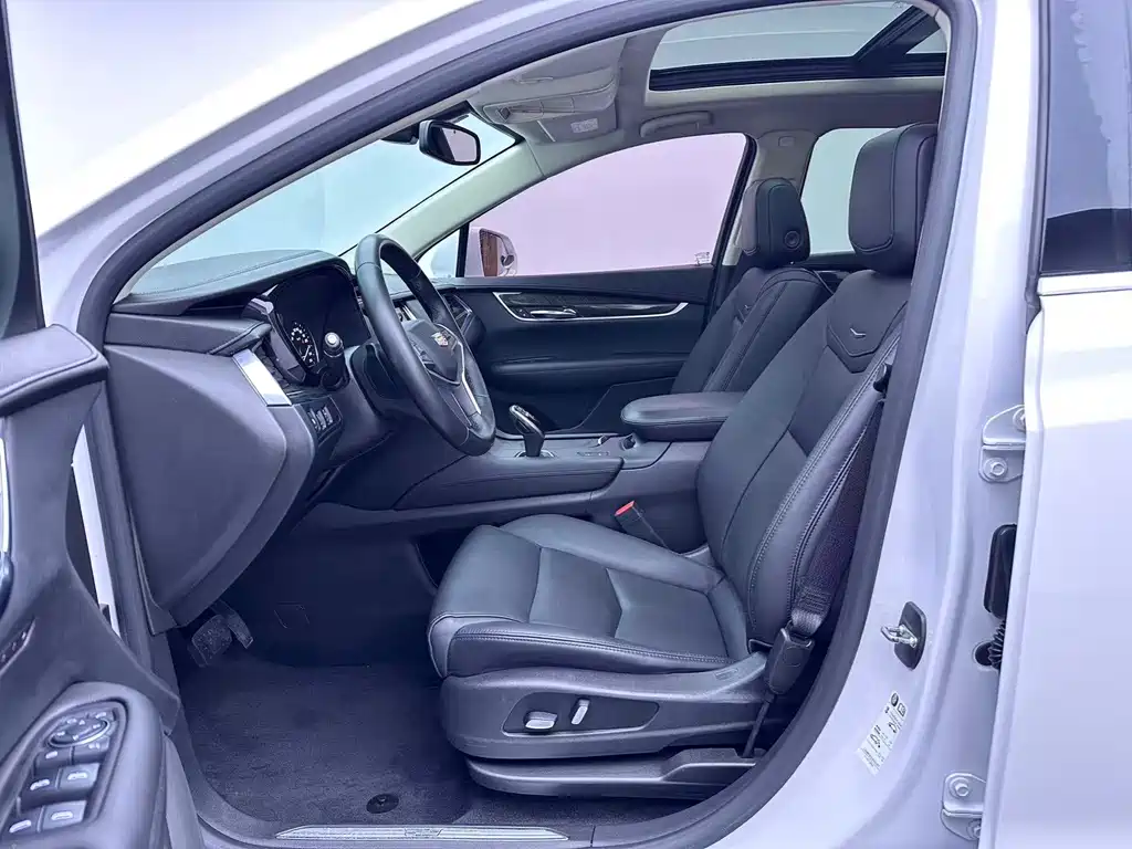 Cadillac XT5 — миниатюра 7