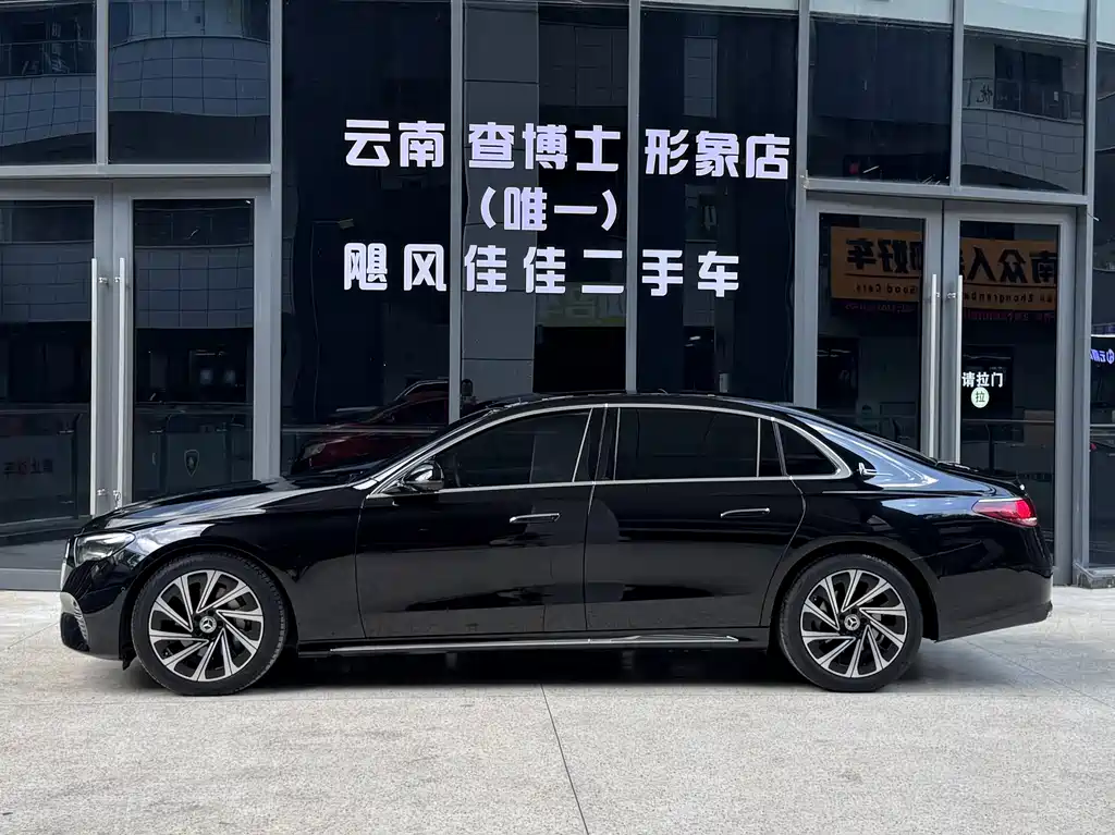 Mercedes-Benz E-Class — миниатюра 2