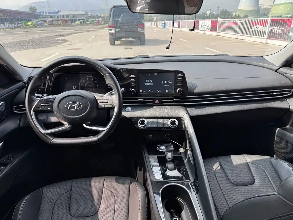 Hyundai Elantra — миниатюра 6