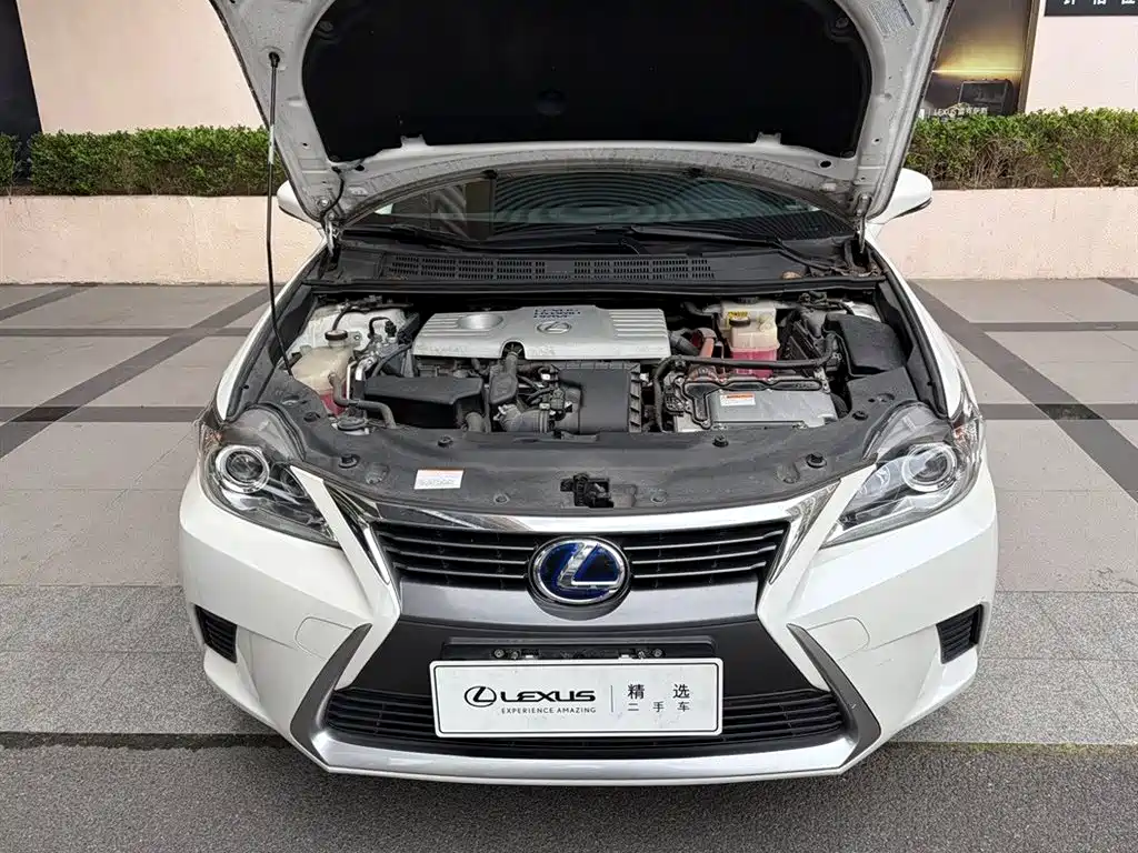 Lexus CT — миниатюра 6