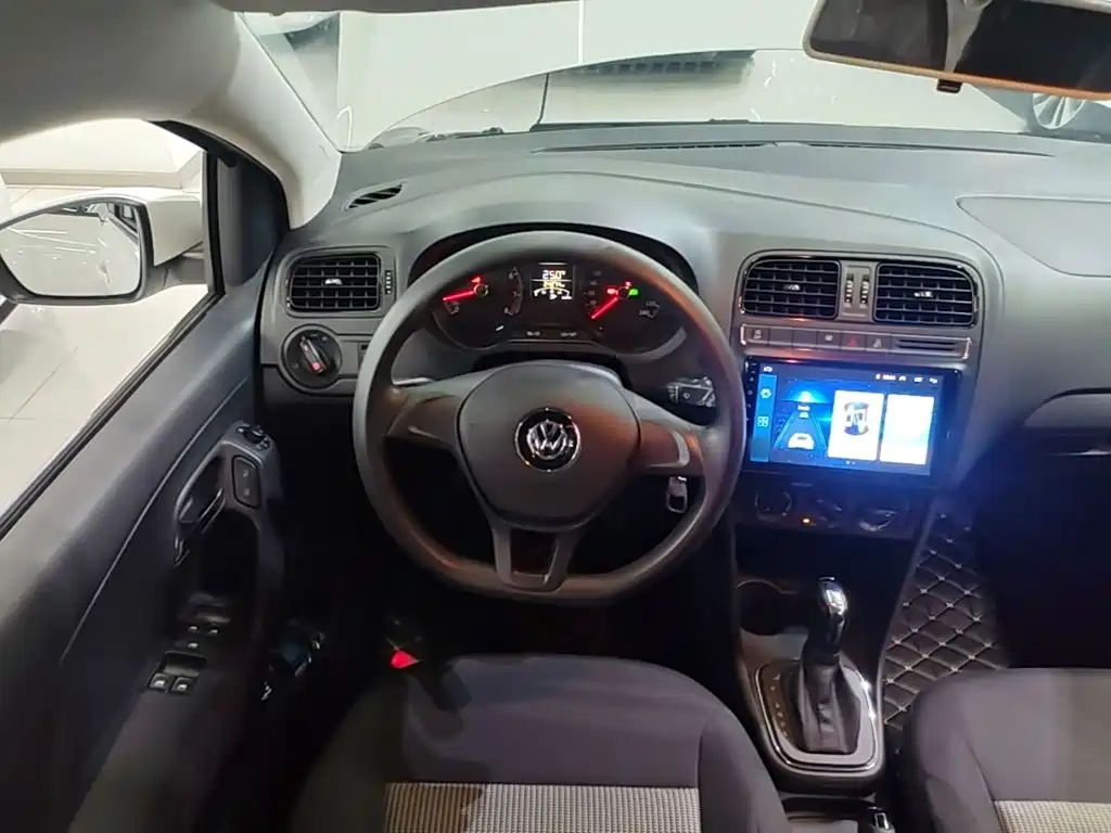 Volkswagen Polo — миниатюра 11