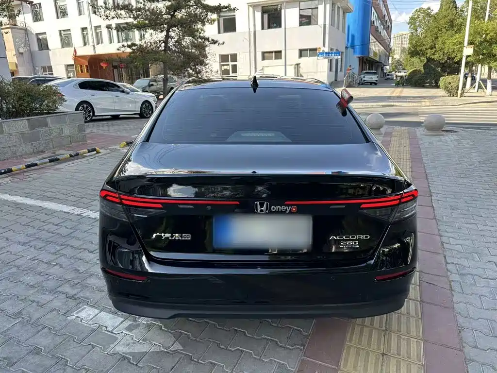 Honda Accord — миниатюра 13