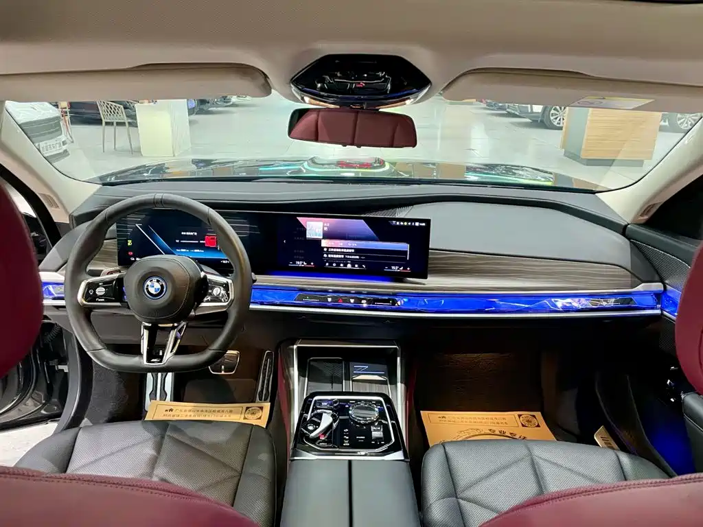 BMW i7 — миниатюра 5