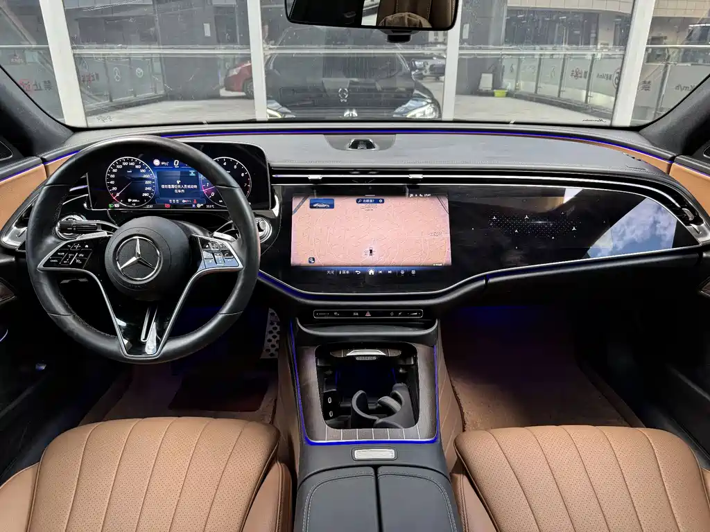 Mercedes-Benz E-Class — миниатюра 6