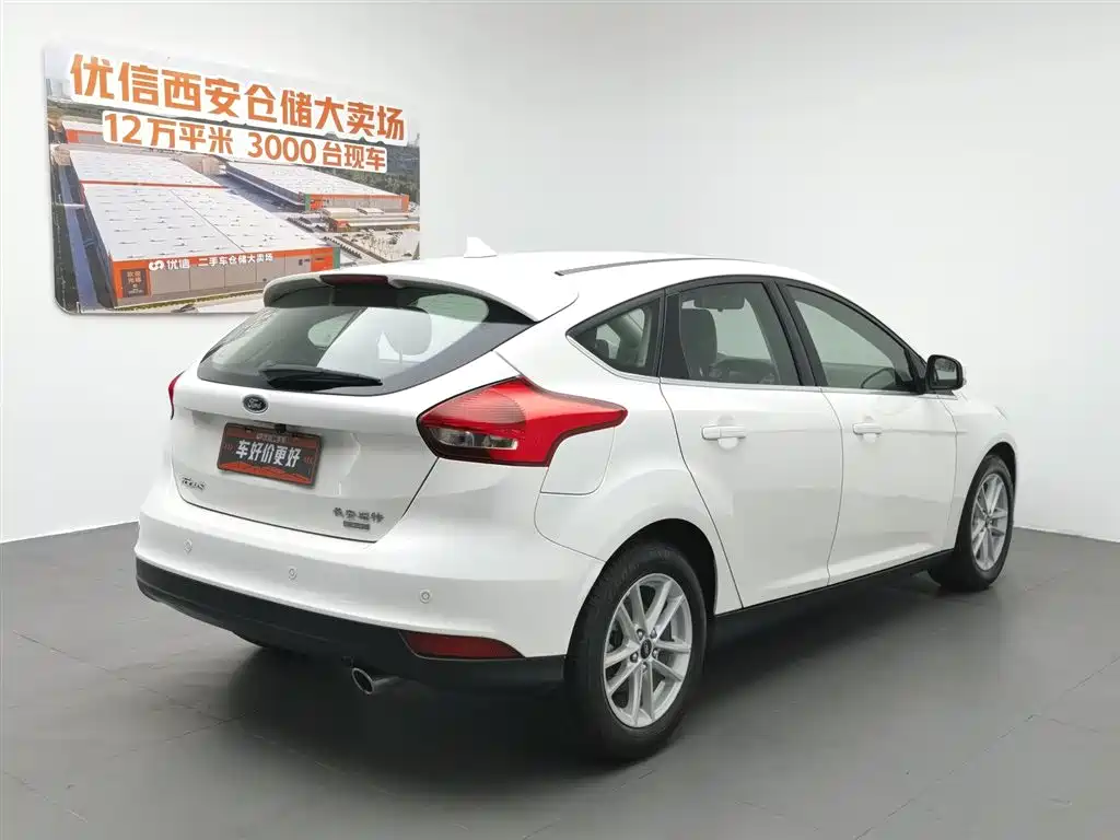 Ford Focus 2017 EcoBoost 180 AT Elite