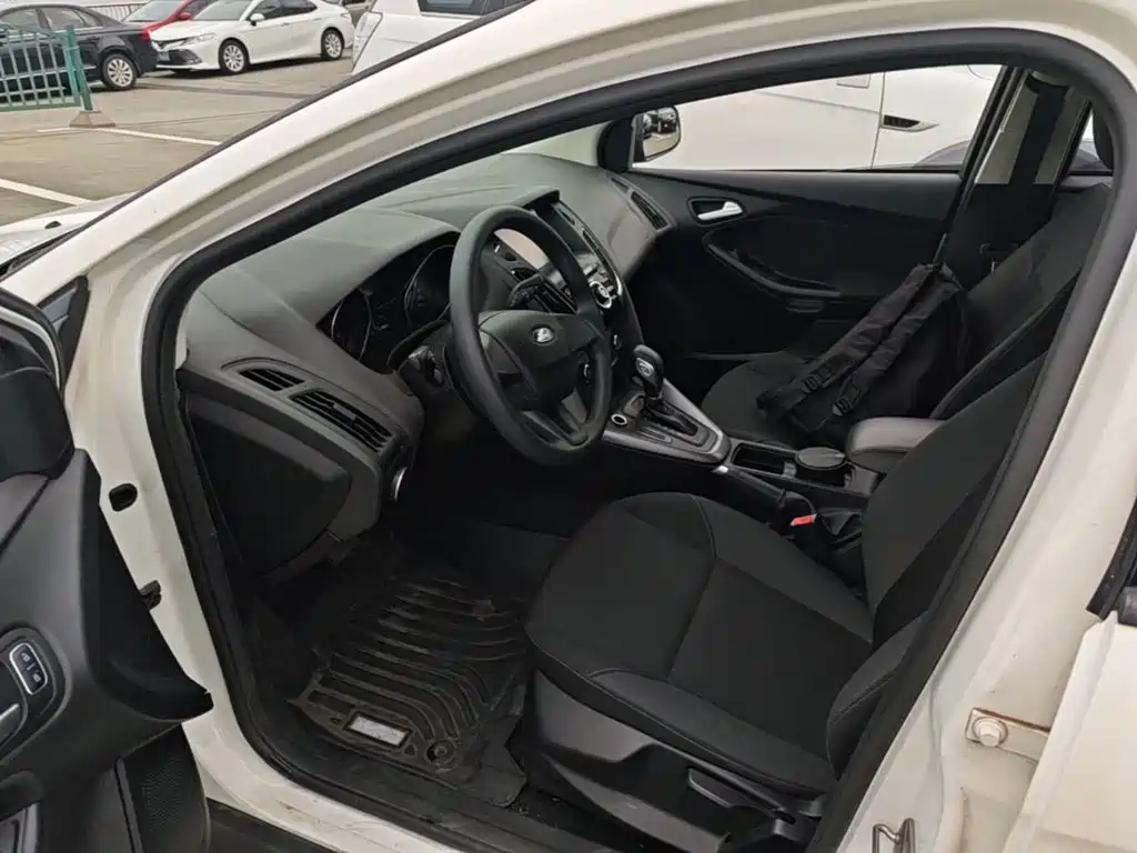 Ford Focus — миниатюра 15