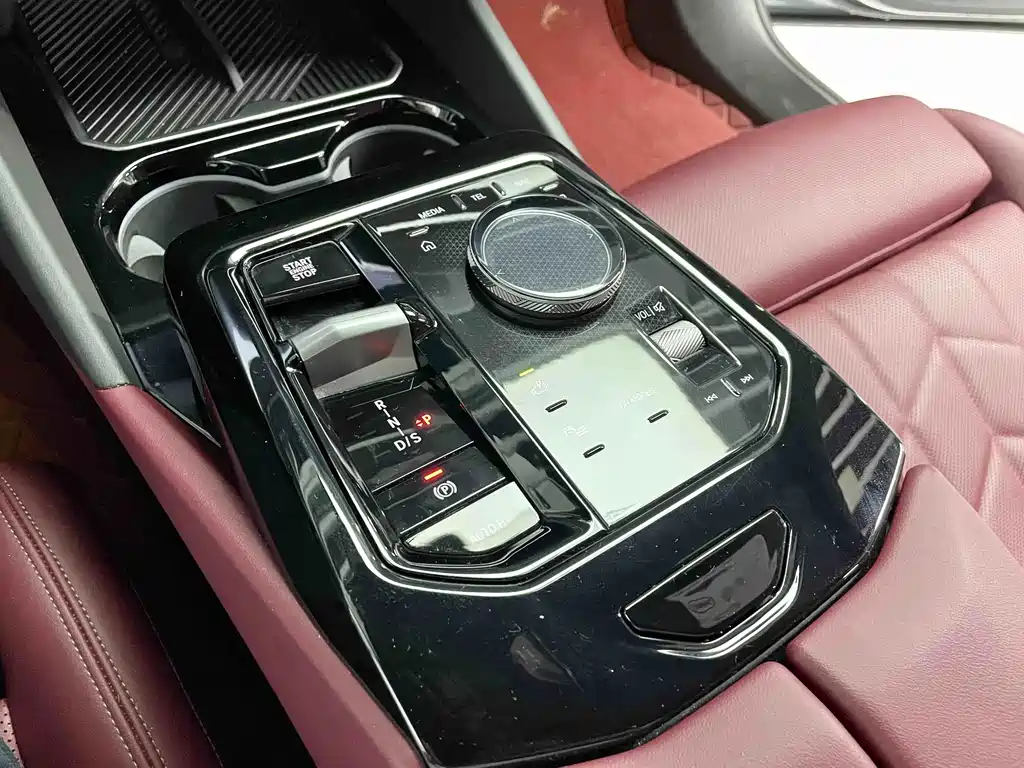 BMW 5 Series (Import) — миниатюра 18