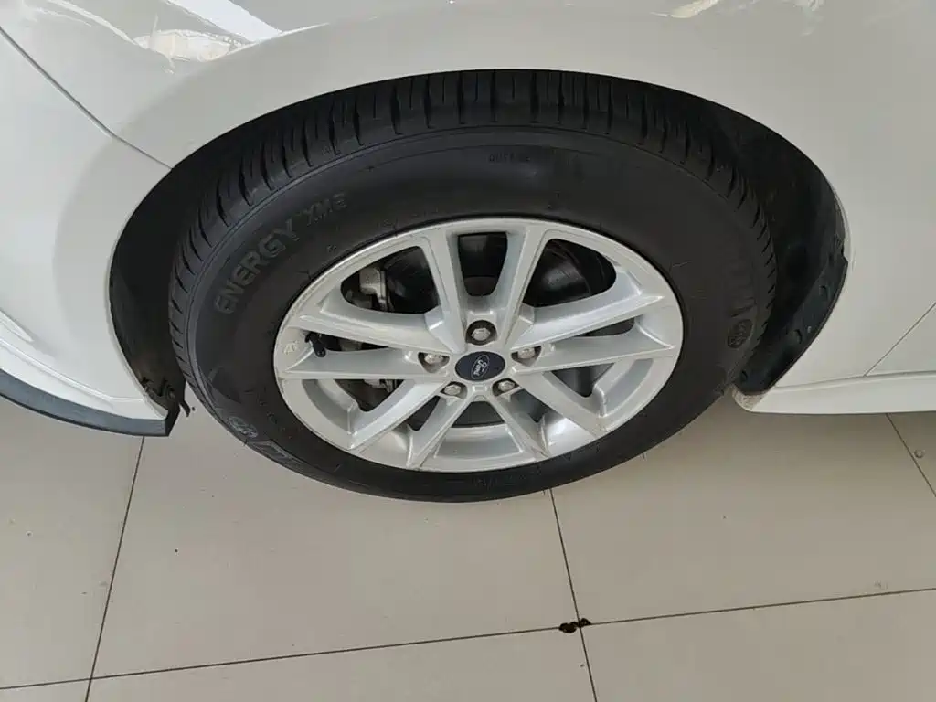Ford Focus — миниатюра 23