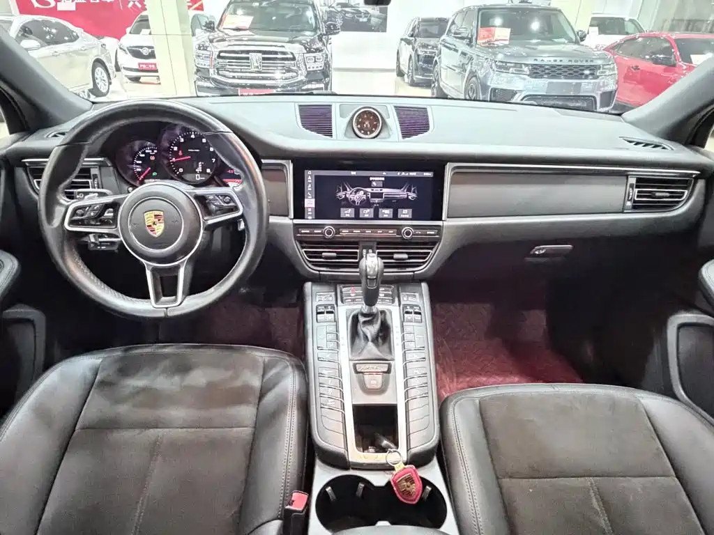 Porsche Macan — миниатюра 7