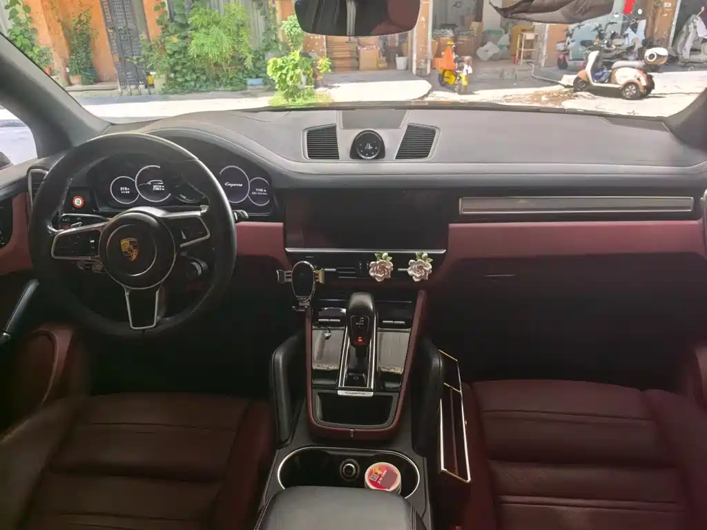 Porsche Cayenne Hybrid — миниатюра 6