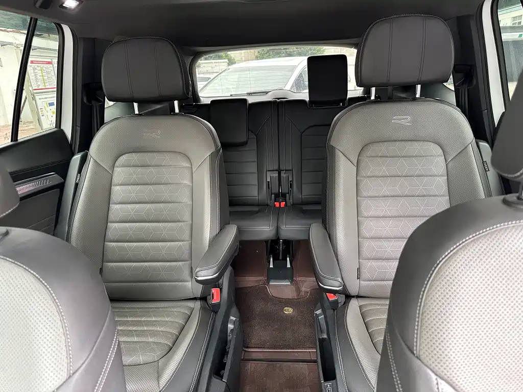 Volkswagen Viloran 2021 380TSI R-Line