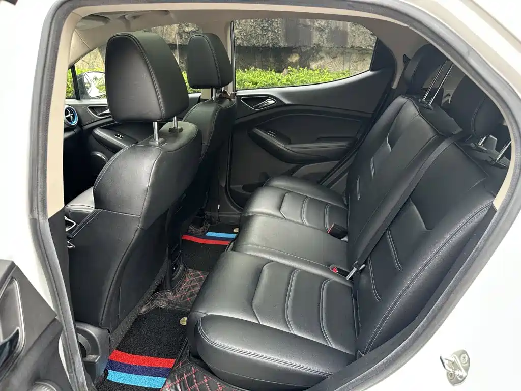 BYD Yuan EV — миниатюра 11