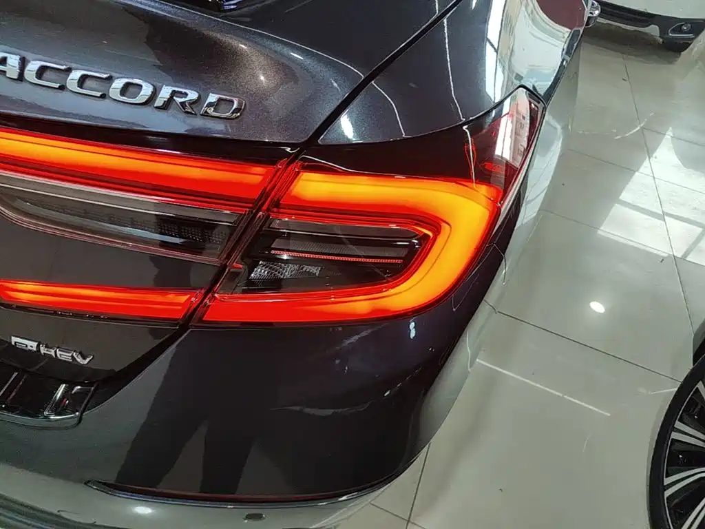 Honda Accord — миниатюра 8
