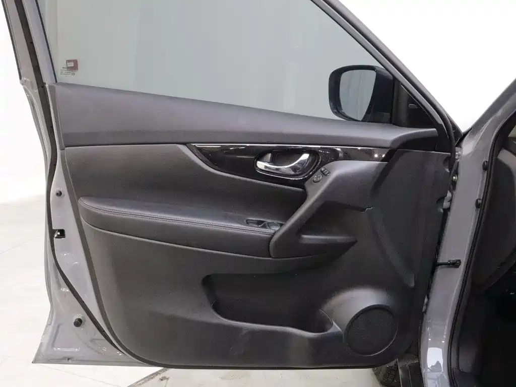 Nissan X-Trail — миниатюра 10