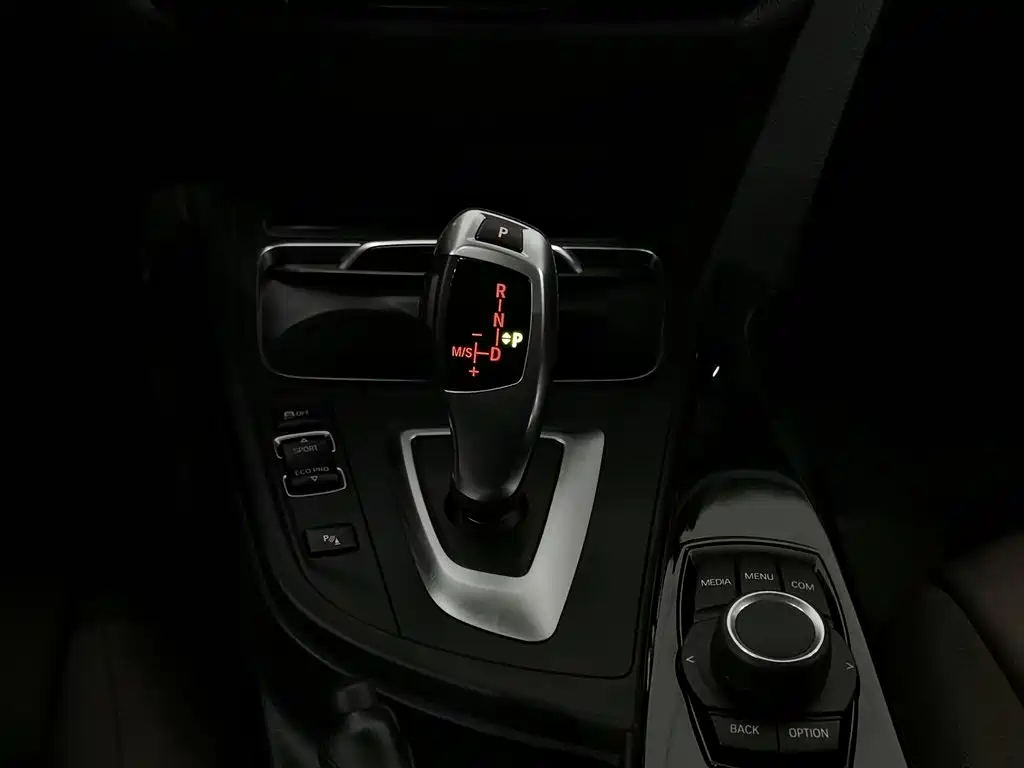 BMW 3 Series — миниатюра 13