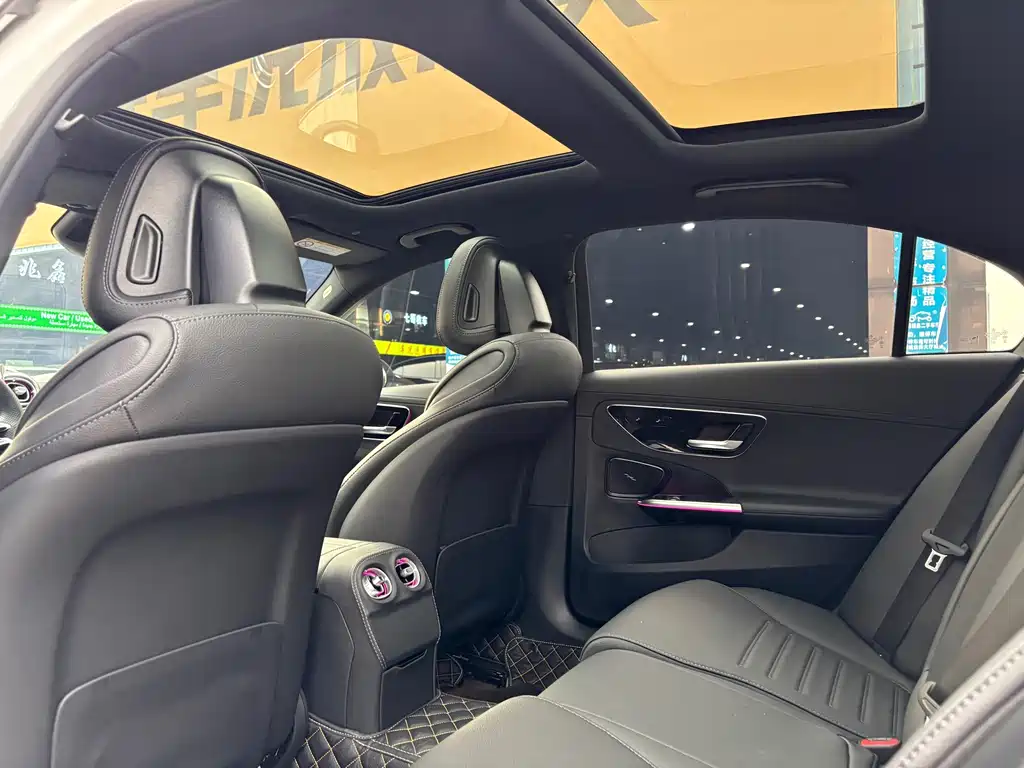 Mercedes-Benz C-Class — миниатюра 13