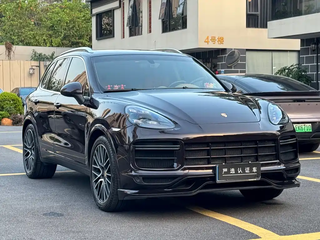 Porsche Cayenne — миниатюра 3