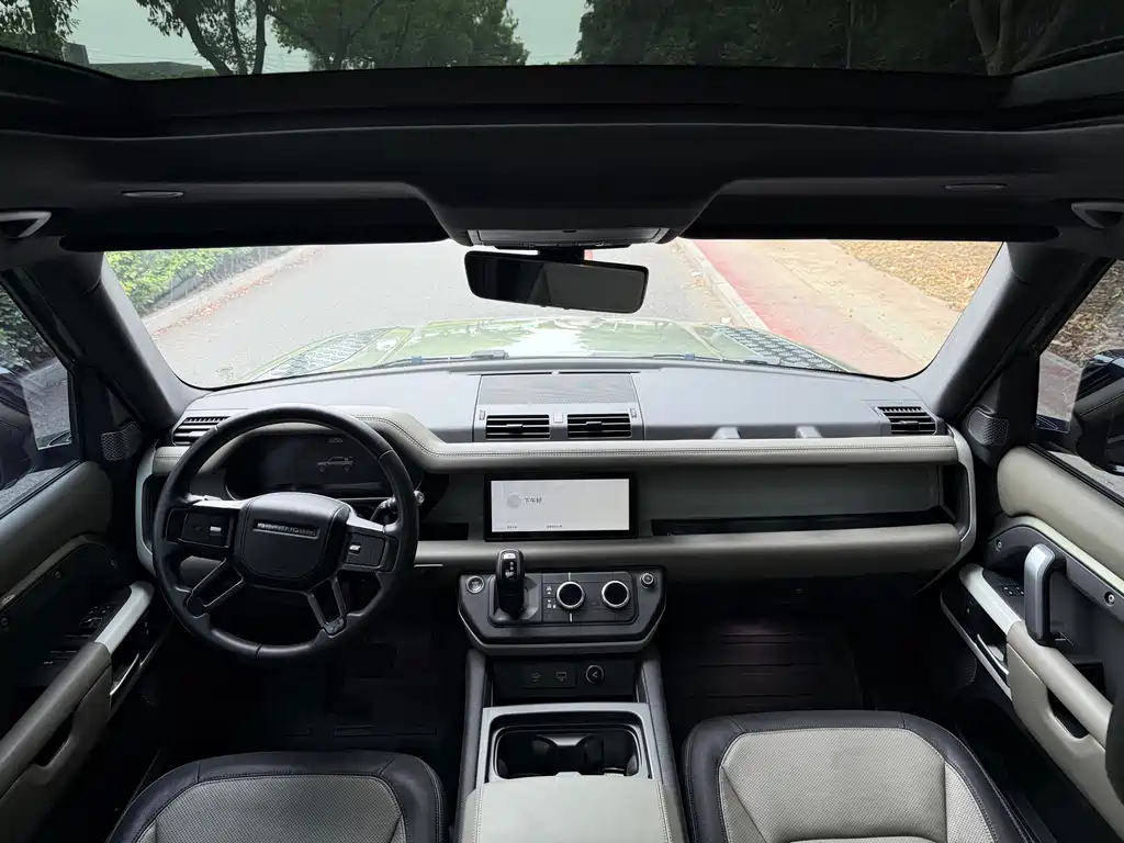 Land Rover Defender — миниатюра 10