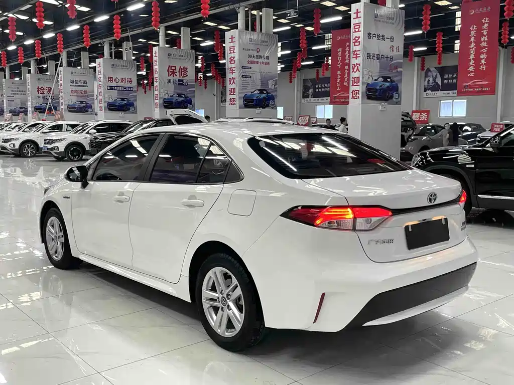 Toyota Corolla Levin 2022 1.8H E-CVT Luxury