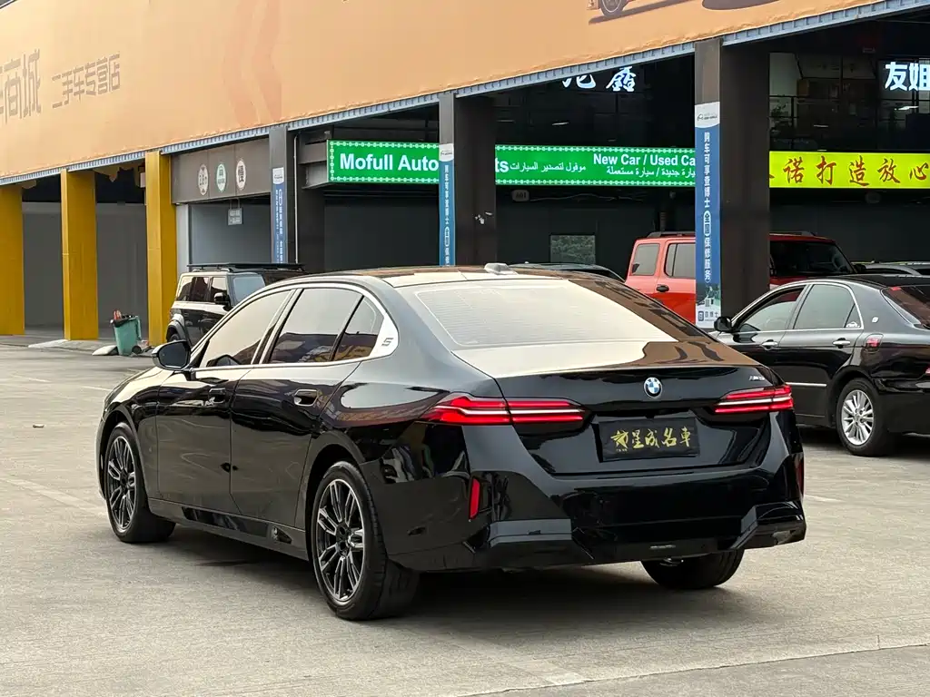 BMW 5 Series — миниатюра 20