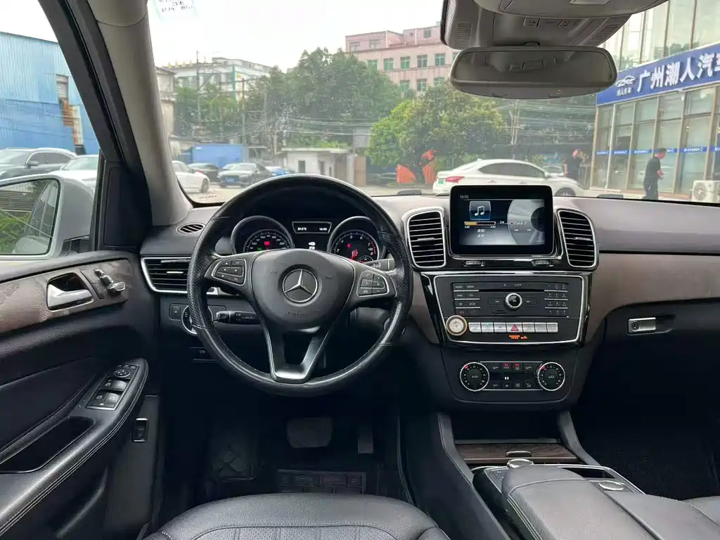 Mercedes-Benz GLE (Import) — миниатюра 4