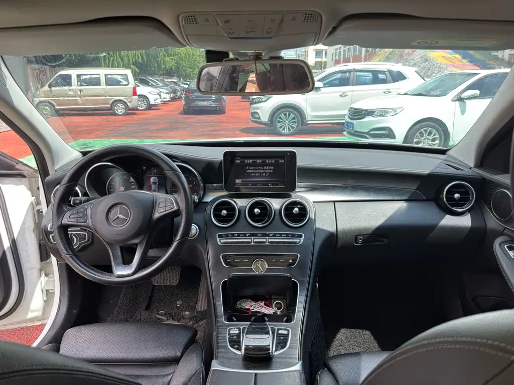 Mercedes-Benz C-Class — миниатюра 7