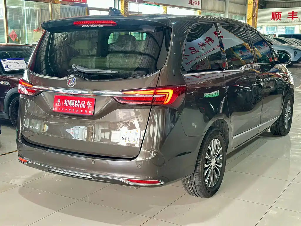 Buick GL8 — миниатюра 6