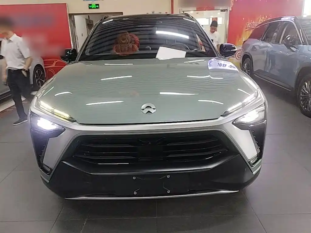 NIO ES8 2020 580KM мест