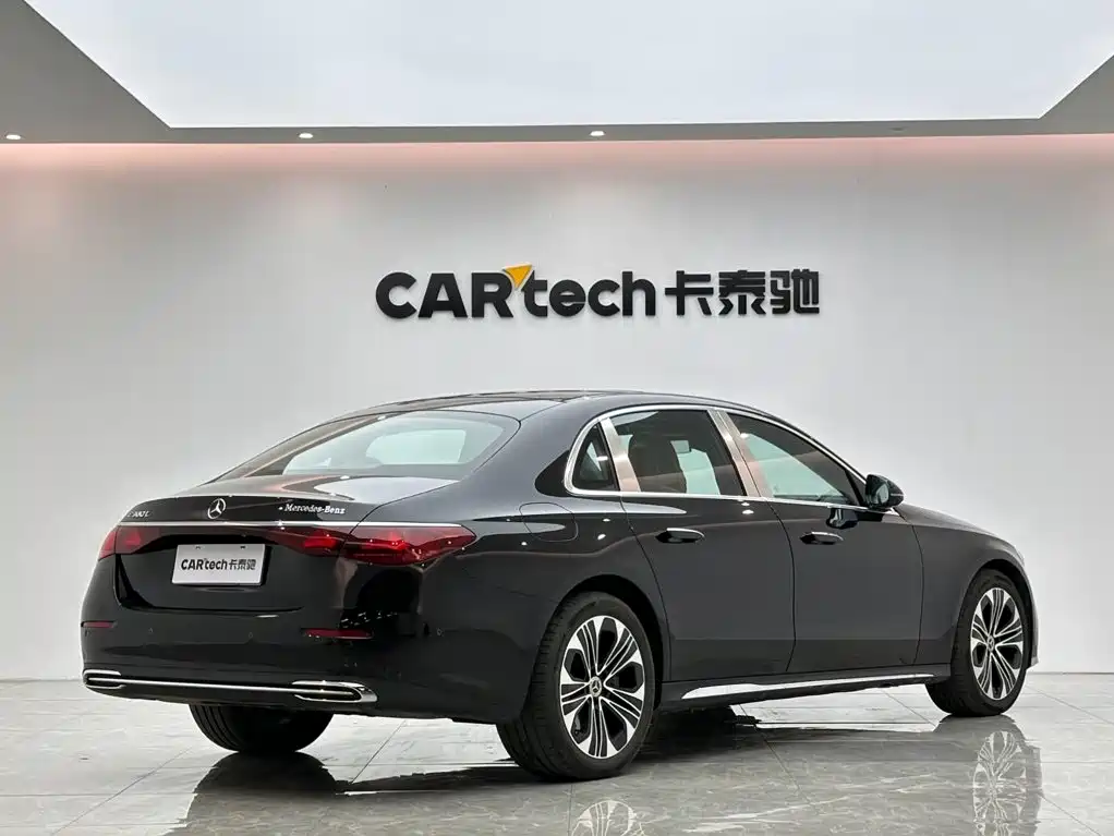 Mercedes-Benz E-Class — миниатюра 5