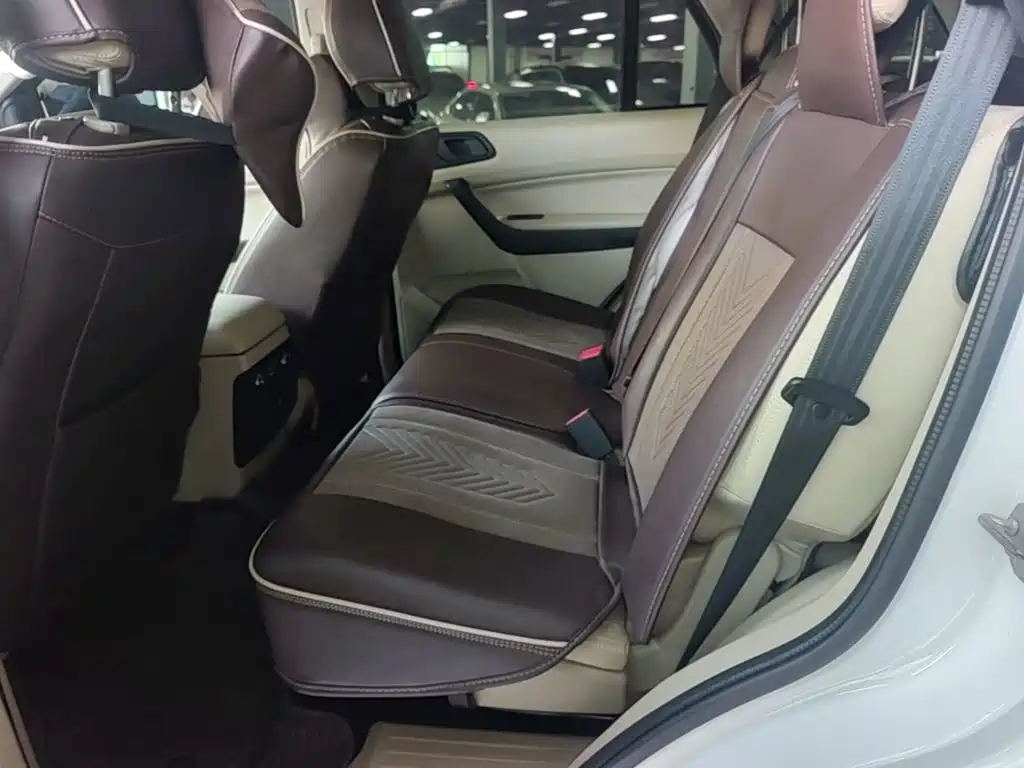 Ford Everest — миниатюра 17