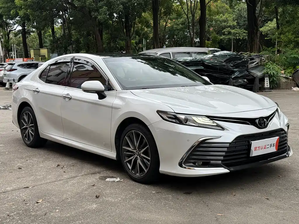 Toyota Camry — миниатюра 3
