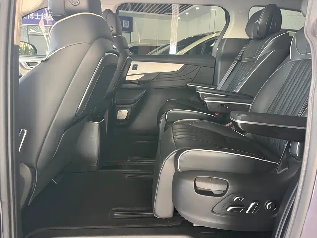 Roewe iMAX8 — миниатюра 7