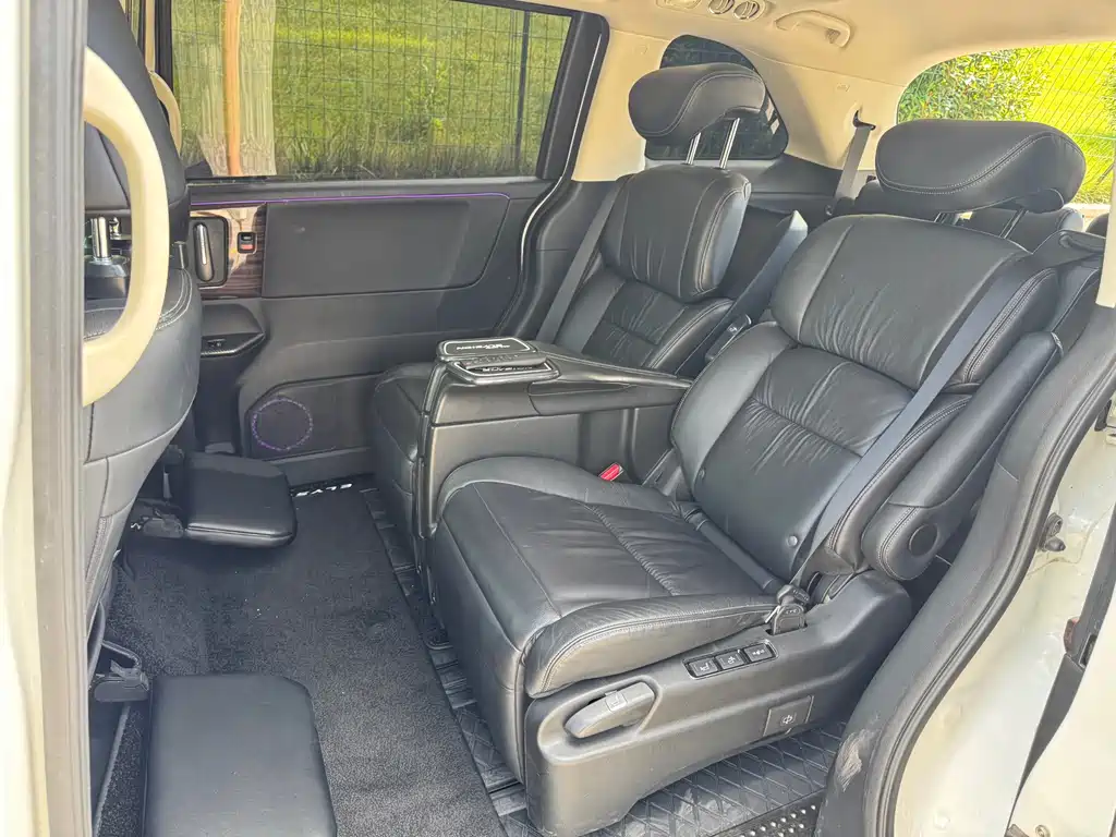 Honda Elysion — миниатюра 8
