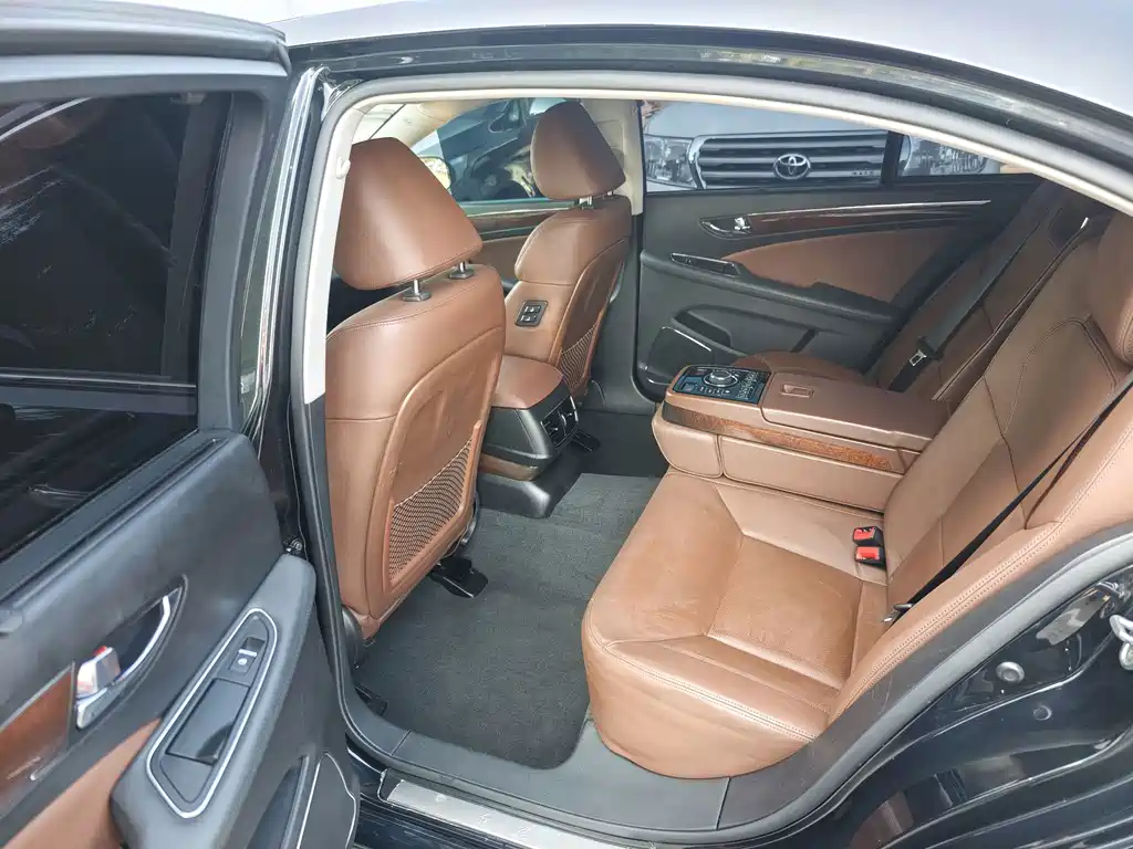 Hongqi Hongqi H7 — миниатюра 7