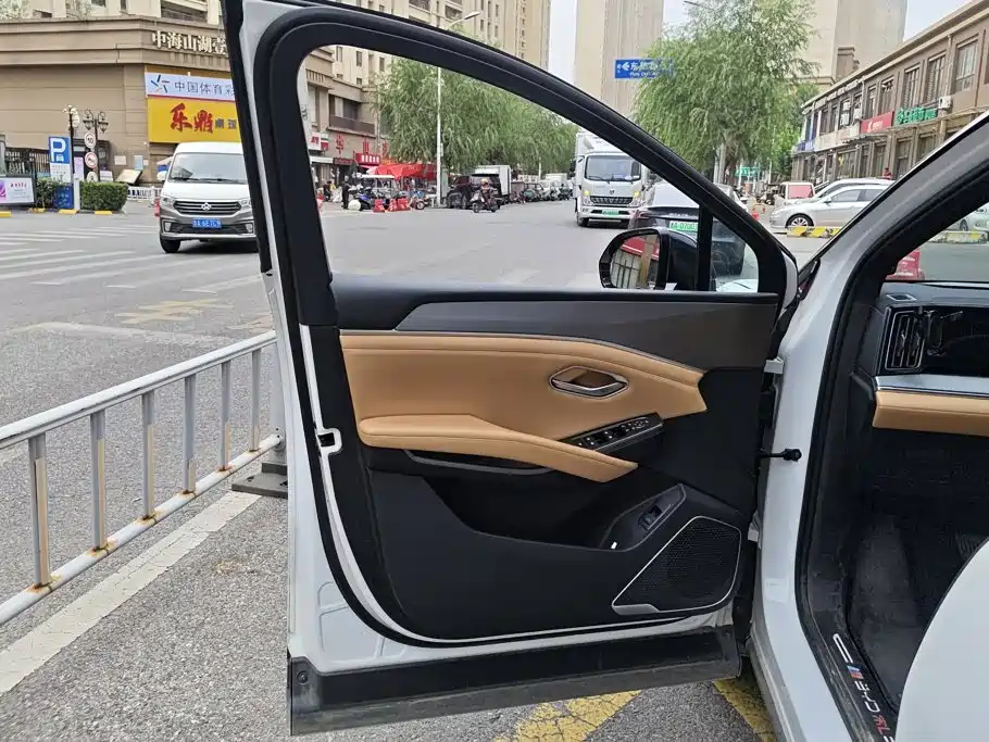 BYD L DM-i — миниатюра 7