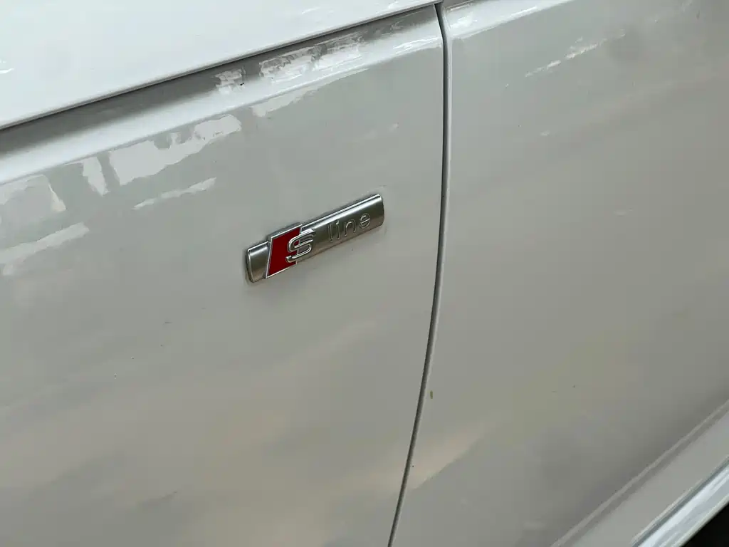 Audi A4L — миниатюра 4