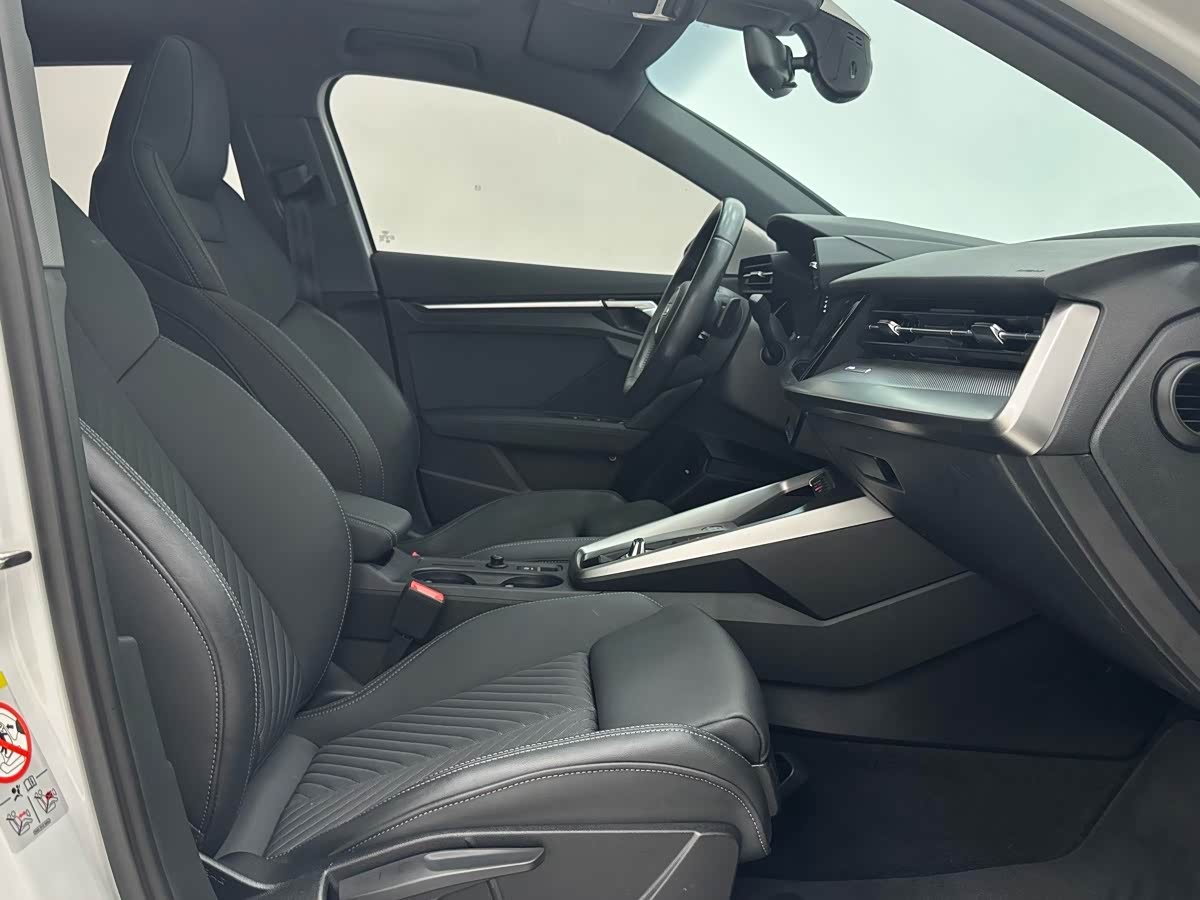 Audi A3 1.4 л 2022 г. Белый, пробег 19000 км