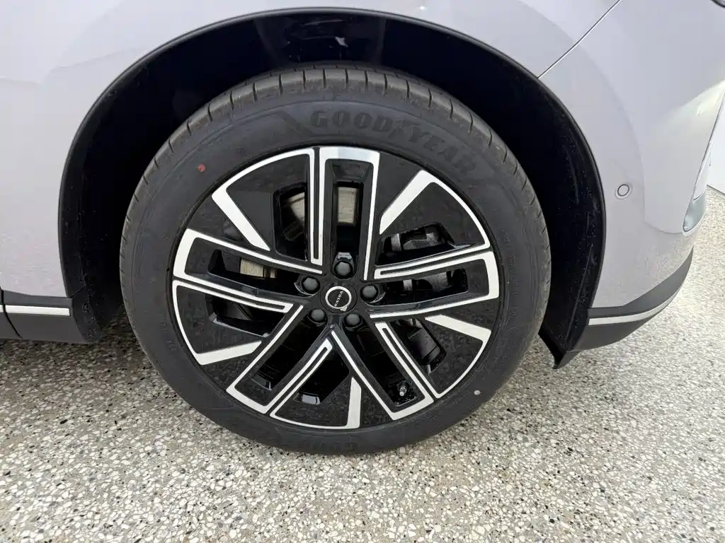 Volvo XC70 PHEV — миниатюра 8