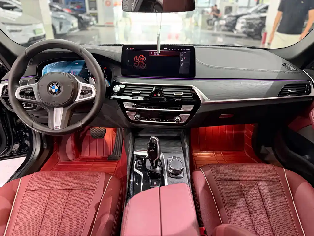 BMW 5 Series — миниатюра 10