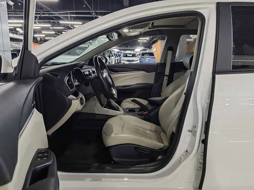 Buick Excelle — миниатюра 7