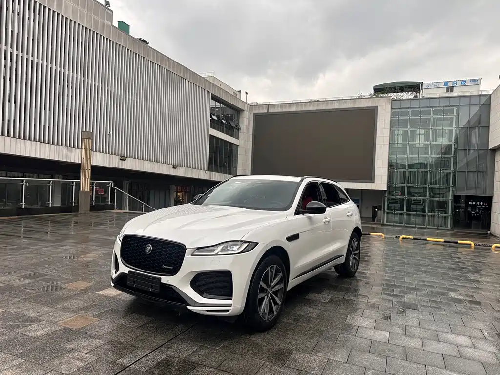 Jaguar F-PACE