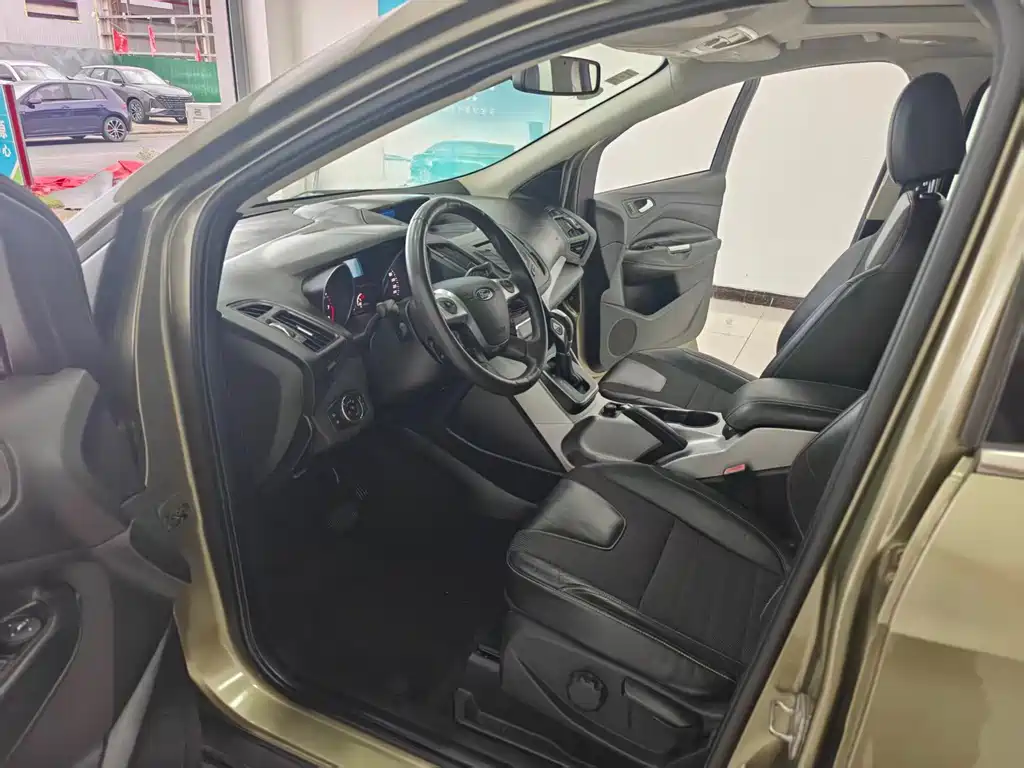 Ford Kuga — миниатюра 5