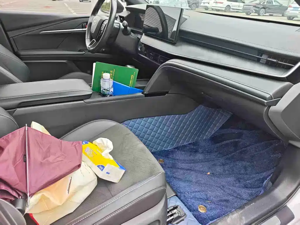 Toyota Camry — миниатюра 4