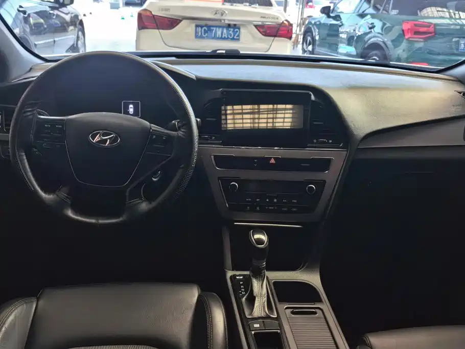 Hyundai Sonata — миниатюра 12