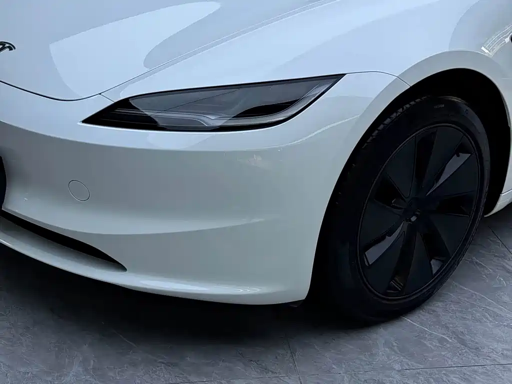 Tesla Model 3 — миниатюра 14