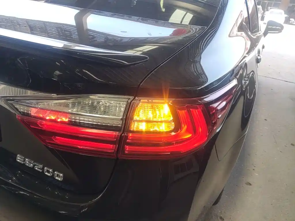 Lexus ES — миниатюра 8