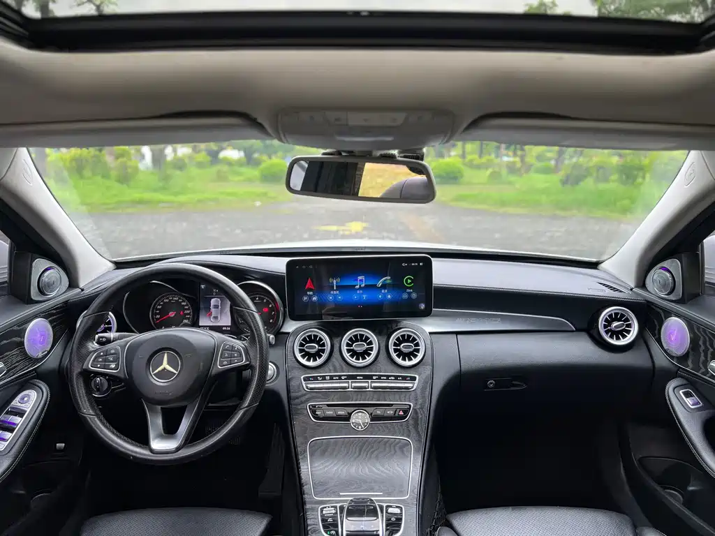 Mercedes-Benz C-Class — миниатюра 11