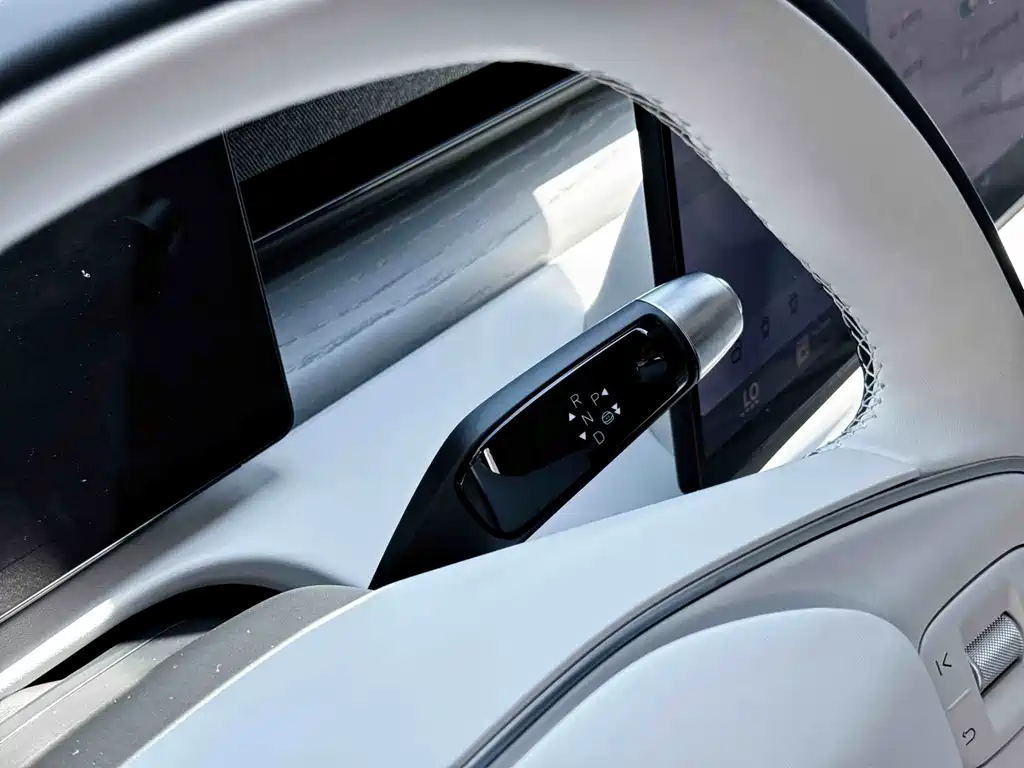 XPeng X9 — миниатюра 35
