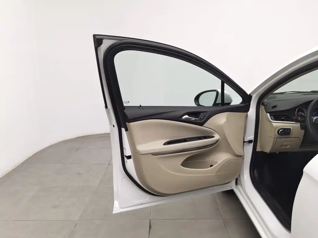 Buick Verano — миниатюра 8