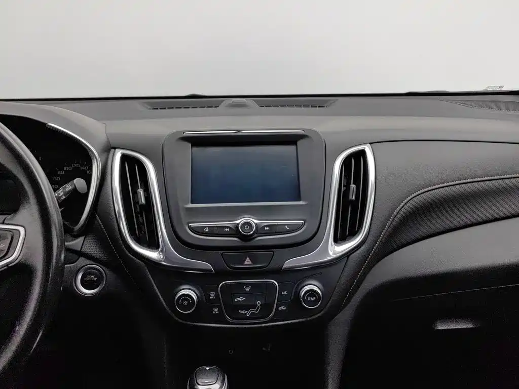 Chevrolet Equinox — миниатюра 12